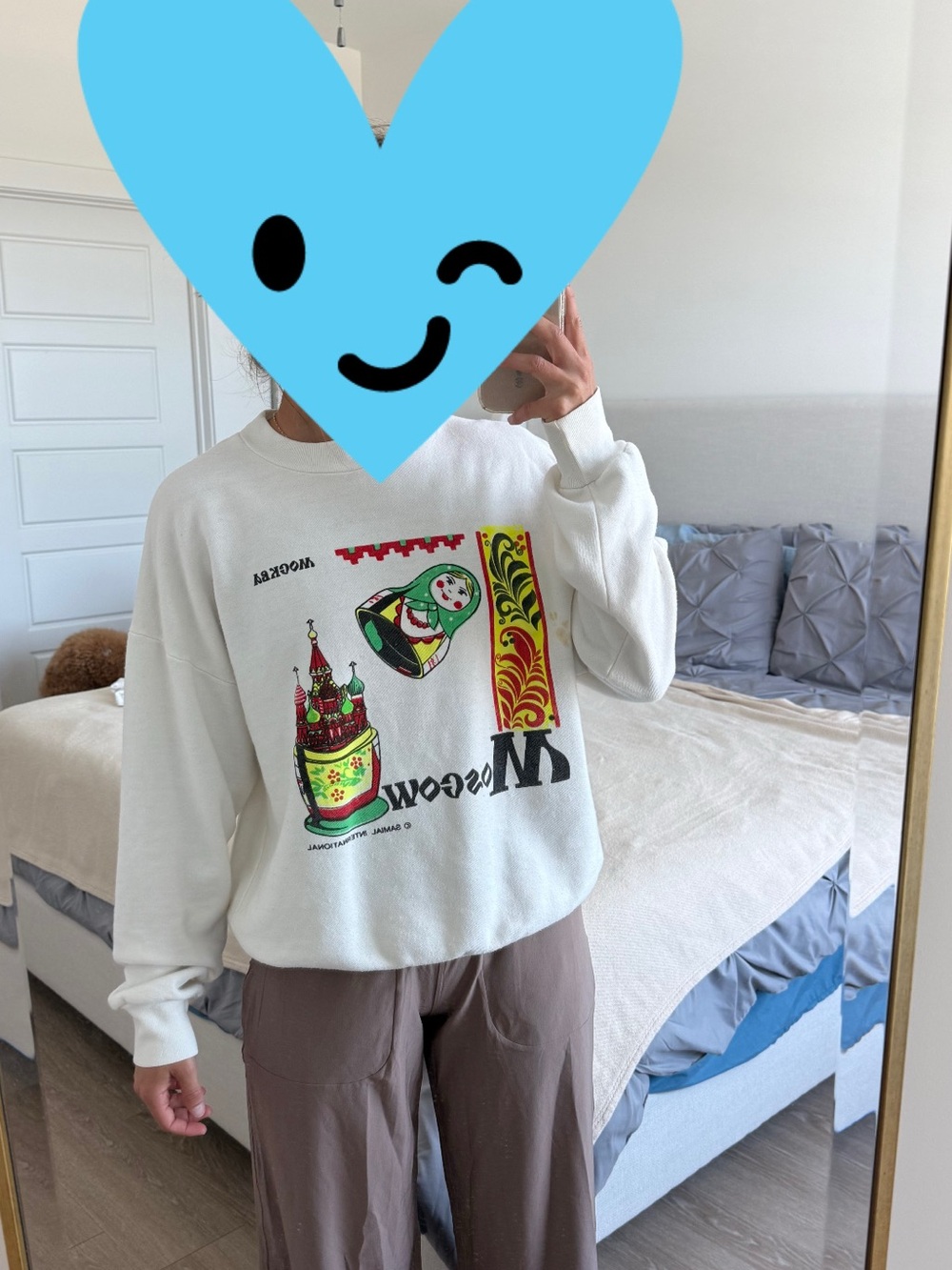Vintage White Moscow Creneck Sweatshirt